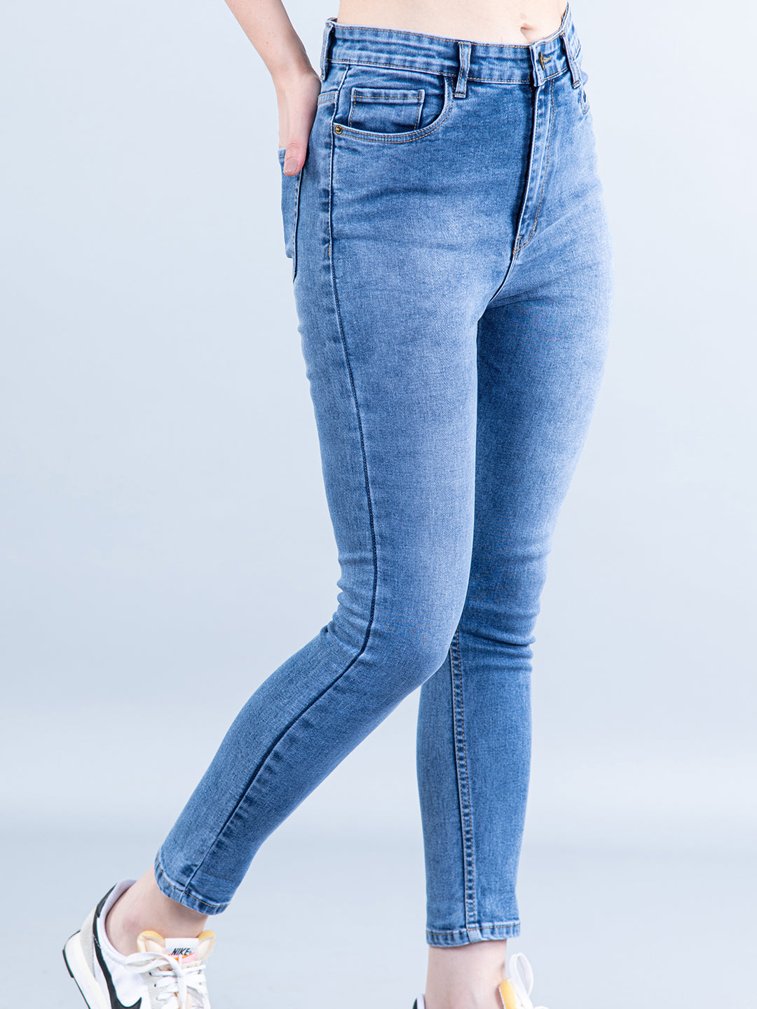 trendy jeans