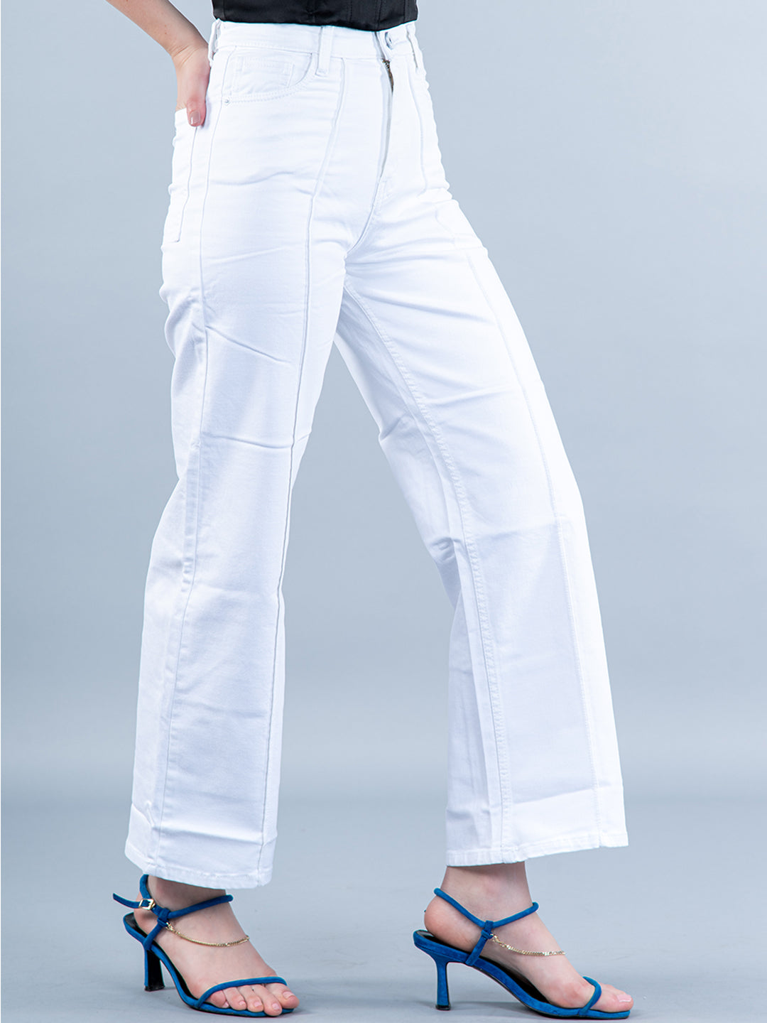 Modish White Pleated Flared Jeans